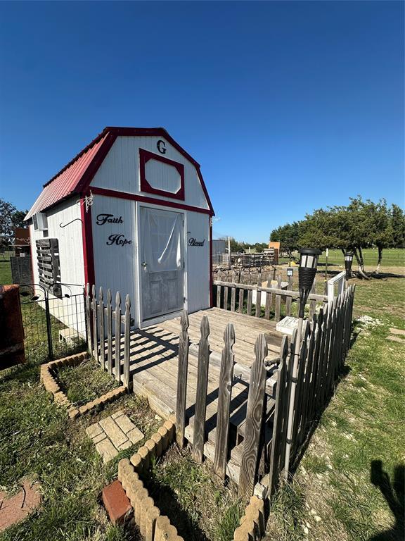 134-1112 1112th Rio Vista, TX 76093 - Photo 22 of 25 a view of a chairs and table in the terrace