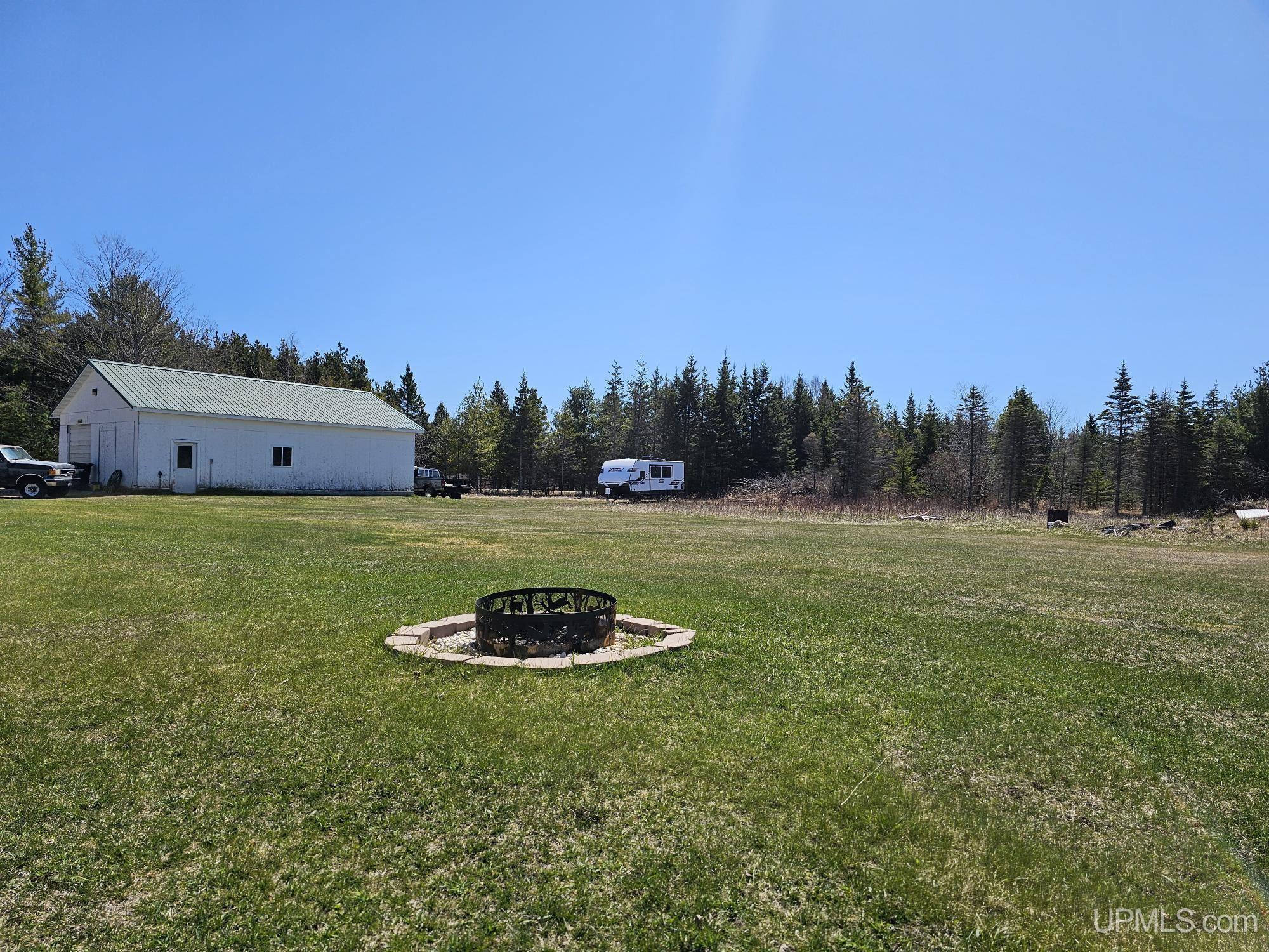745 North Murphy Lake Road Manistique, MI 49854 - Photo 38 of 40