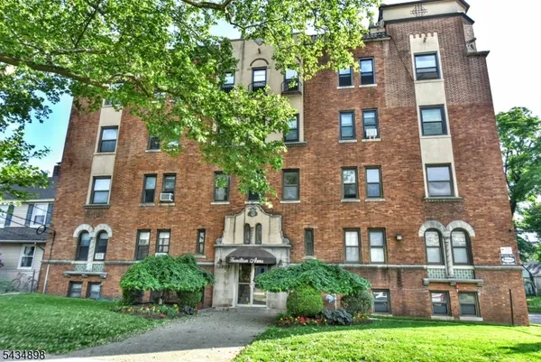 $235,000 | 303 Hamilton Place, Unit A4, Hackensack, NJ 07601