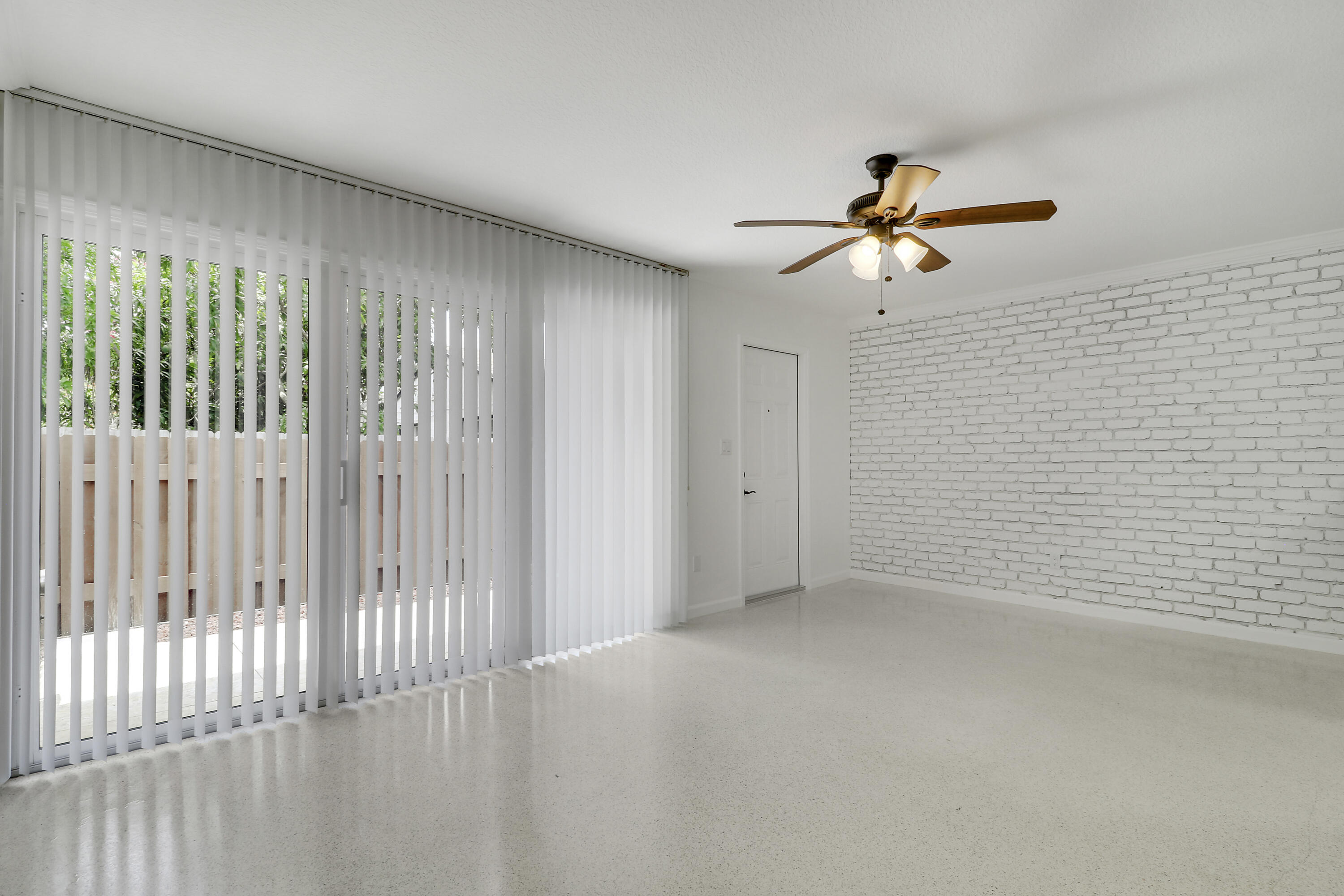 704 Omar Road, Unit 6 West Palm Beach, FL 33405 - Photo 10 of 17 House-25