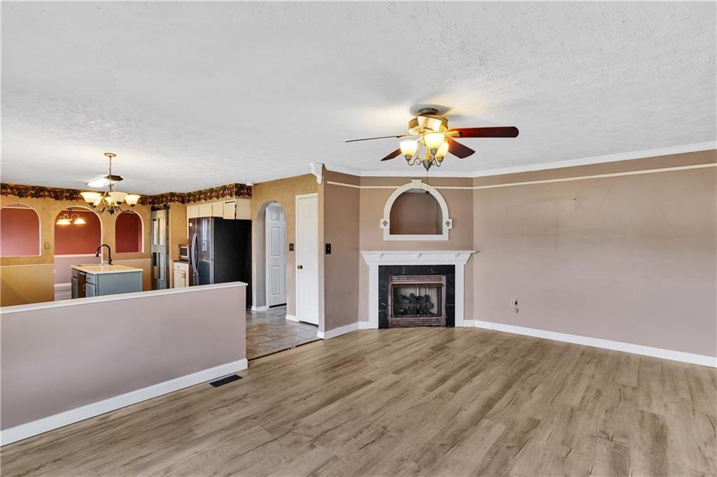 537 Jackson Drive Apollo, PA 15613 - Photo 16 of 38 Large FRM with gas fireplace and display cove