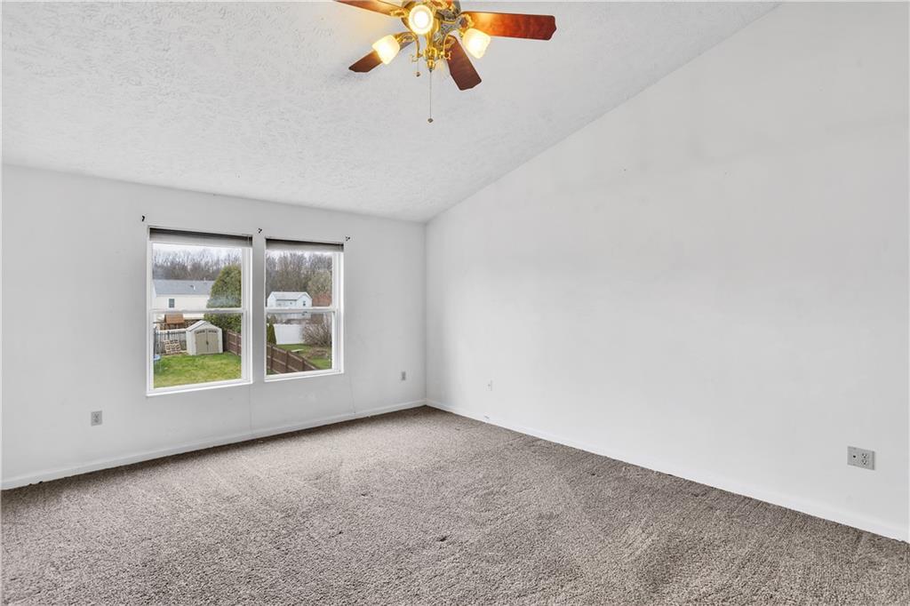 537 Jackson Drive Apollo, PA 15613 - Photo 21 of 38 Vaulted ceiling