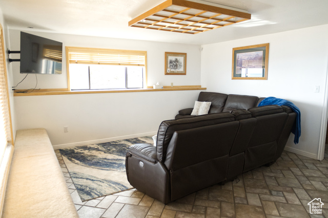 588 Raspberry Patch Road Garden City, UT 84028 - Photo 36 of 74 Living room with baseboards