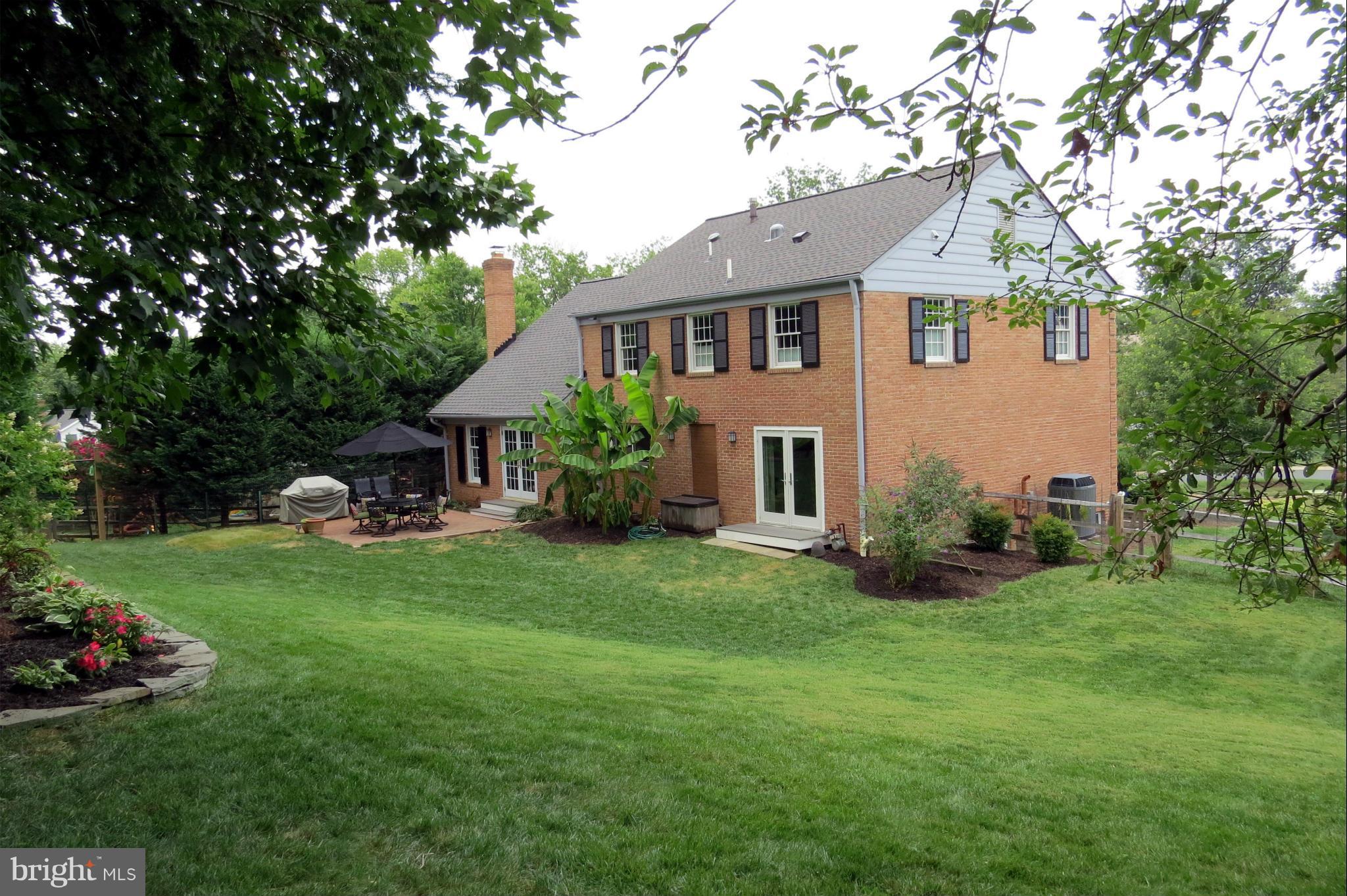 6 Over Ridge Court Potomac, MD 20854 - Photo 29 of 30 Exterior (Rear)