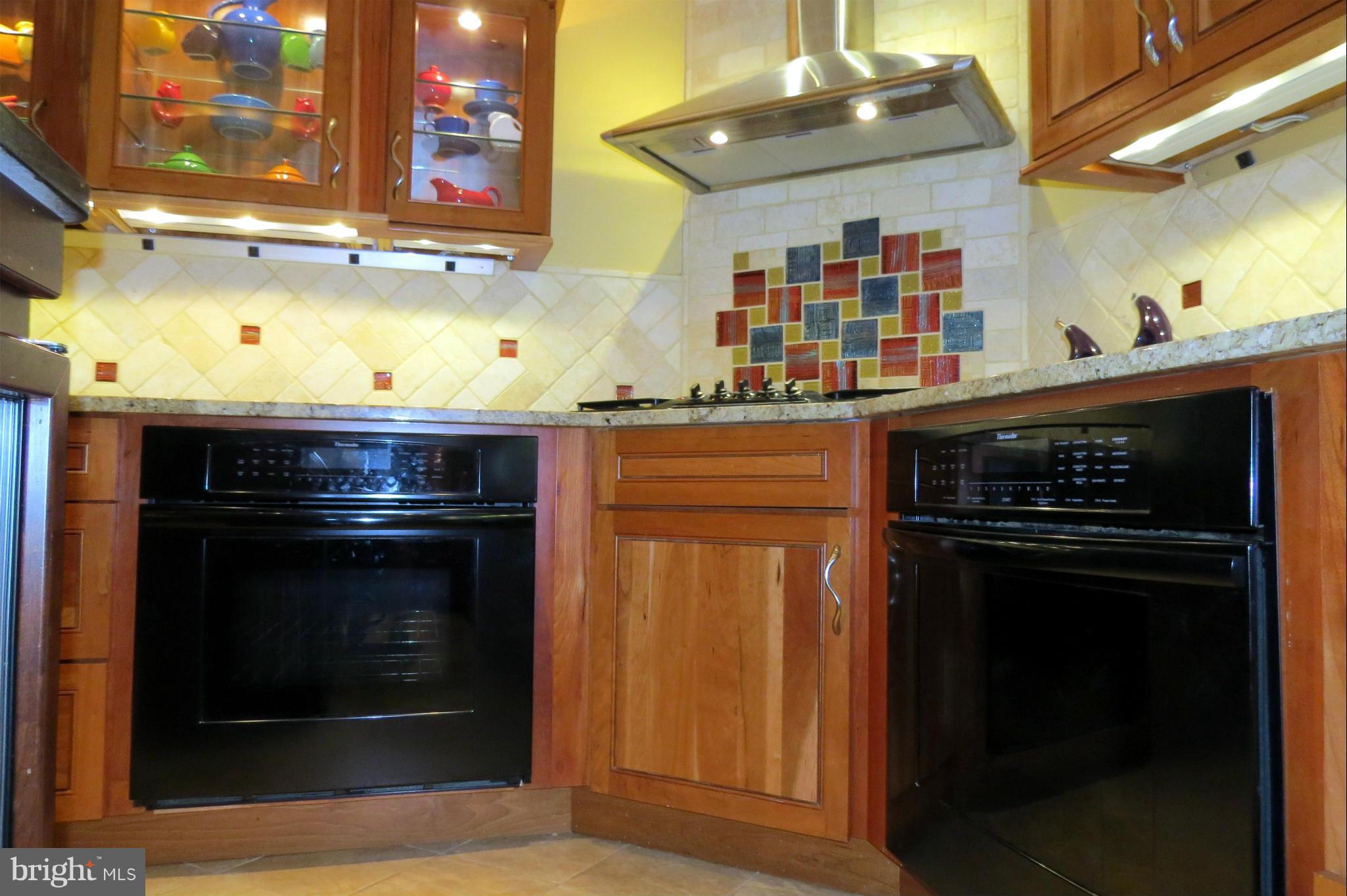 6 Over Ridge Court Potomac, MD 20854 - Photo 10 of 30 Kitchen