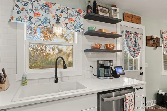 $393,000 | 3441 Country Lane Northeast, Lanesville, IN 47136