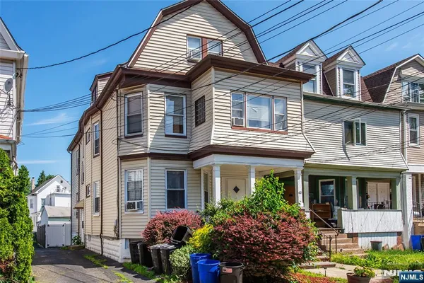 $2,900 | 40 Olive Street, Bloomfield, NJ 07003