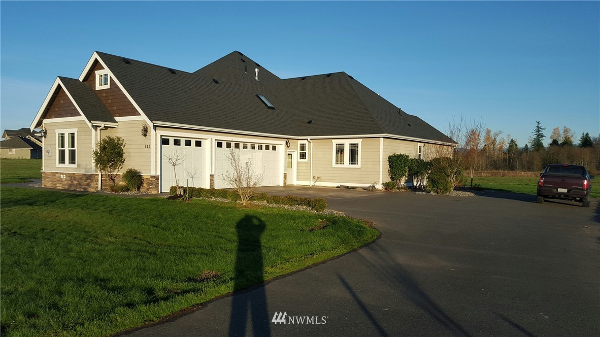 623 East Smith Road Bellingham, WA 98226 - Photo 3 of 22