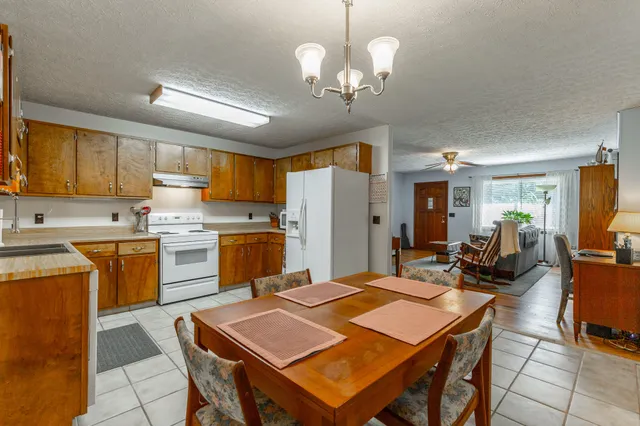 $325,000 | 395 Dancing Fern Road, Sequatchie, TN 37374