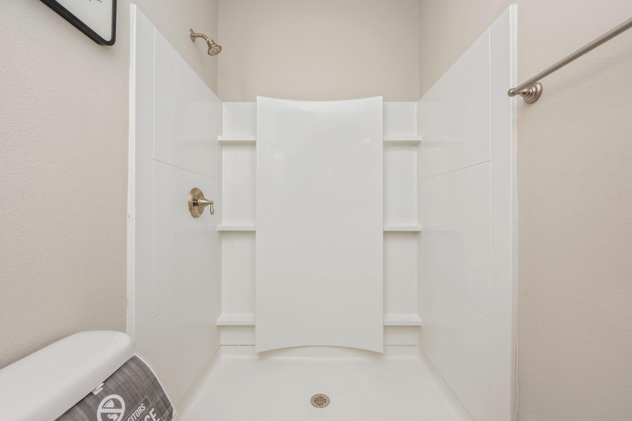 275 North Sand Palm Road, Unit 167VISTA Freeport, FL 32439 - Photo 21 of 40 a bathroom with a bathtub and a shower