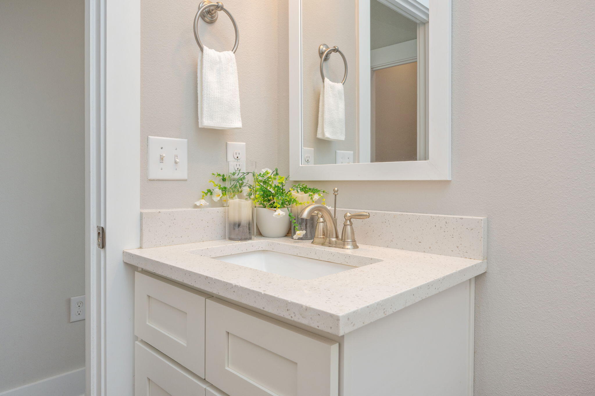 275 North Sand Palm Road, Unit 167VISTA Freeport, FL 32439 - Photo 26 of 40 a bathroom with a sink and a mirror