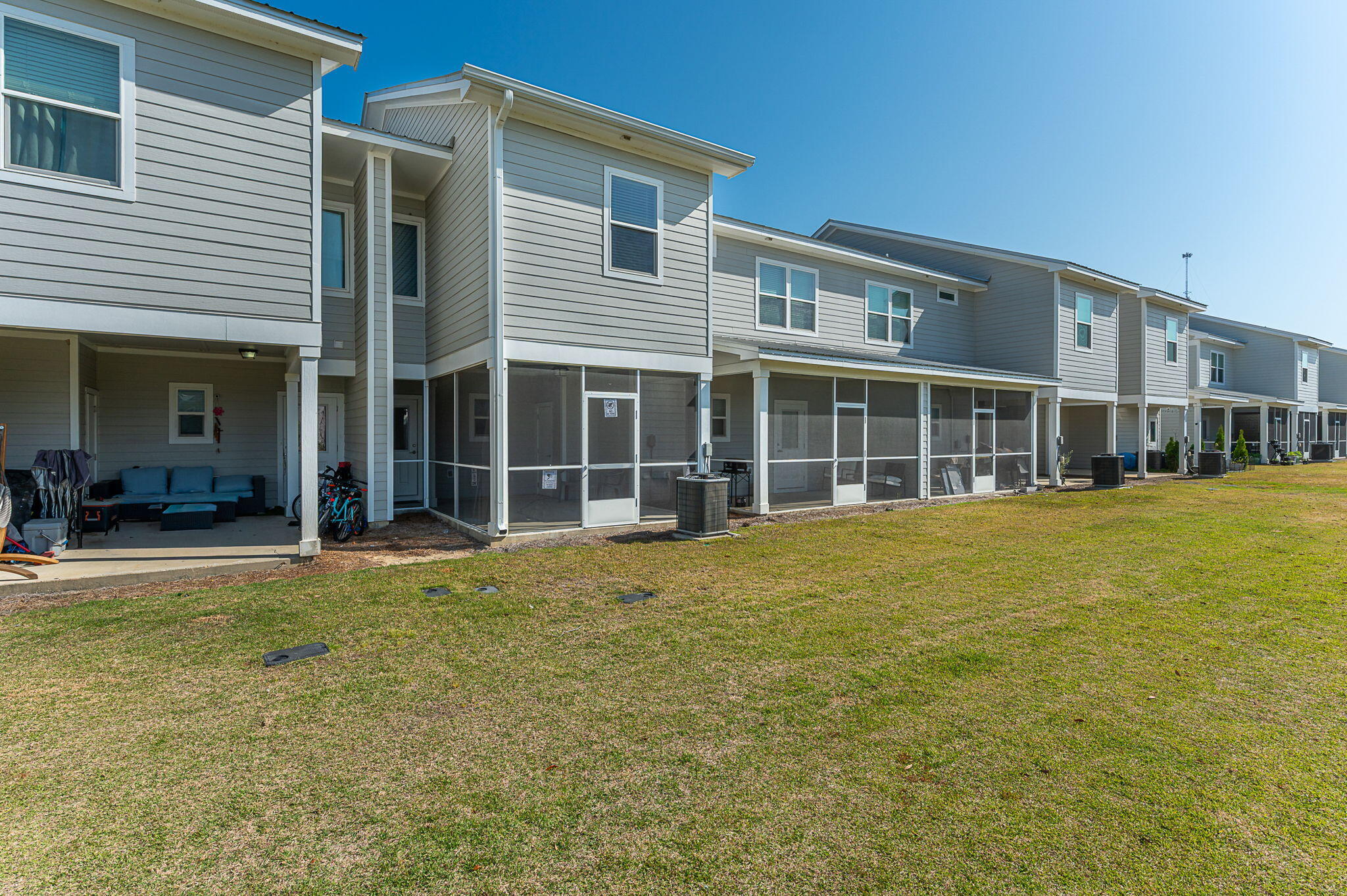 275 North Sand Palm Road, Unit 167VISTA Freeport, FL 32439 - Photo 31 of 40 a view of a large building