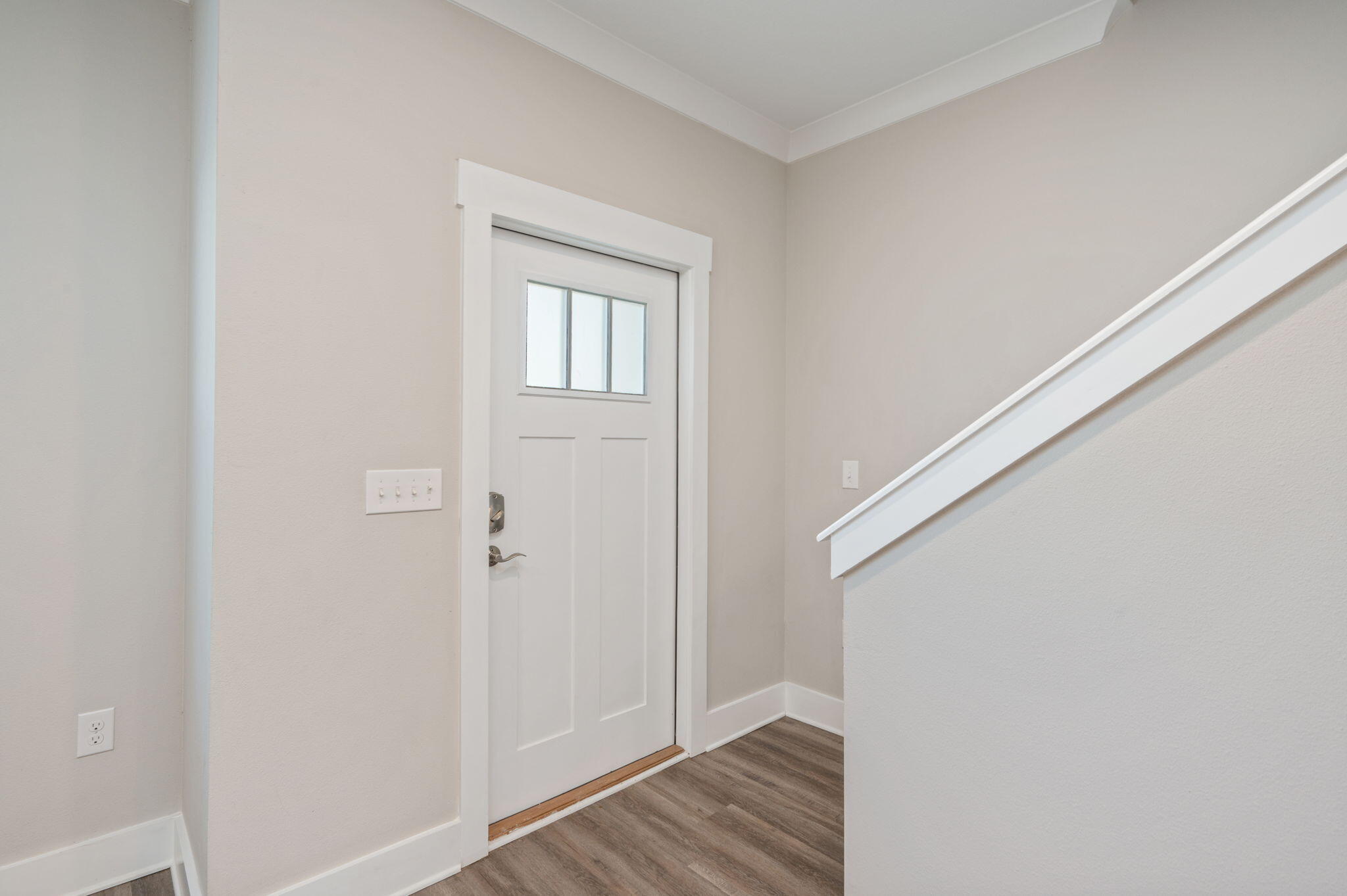 275 North Sand Palm Road, Unit 167VISTA Freeport, FL 32439 - Photo 4 of 40 a view of a hallway with wooden floor and closet
