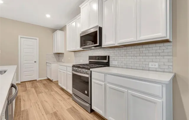 $2,700 | 16104 Oregon Oak Drive, Houston, TX 77084