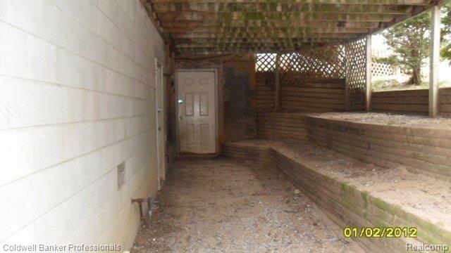 5805 Fostoria Road Columbiaville, MI 48421 - Photo 2 of 13 Underdeck.JPG