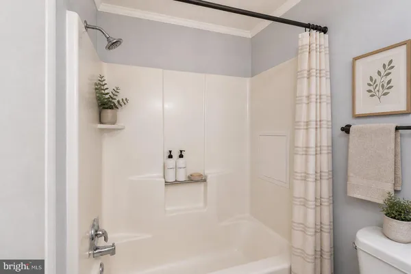 $2,800 | 108 Middle Point Court, Gaithersburg, MD 20877