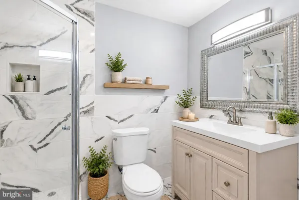 $2,800 | 108 Middle Point Court, Gaithersburg, MD 20877