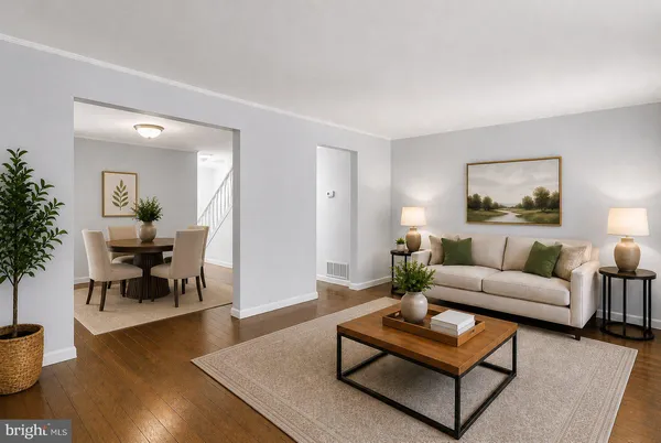 $2,800 | 108 Middle Point Court, Gaithersburg, MD 20877