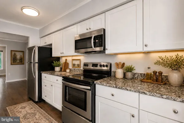 $2,800 | 108 Middle Point Court, Gaithersburg, MD 20877
