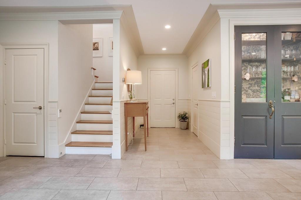236 Carlisle Road Bedford, MA 01730 - Photo 11 of 29 Gallery Image 11