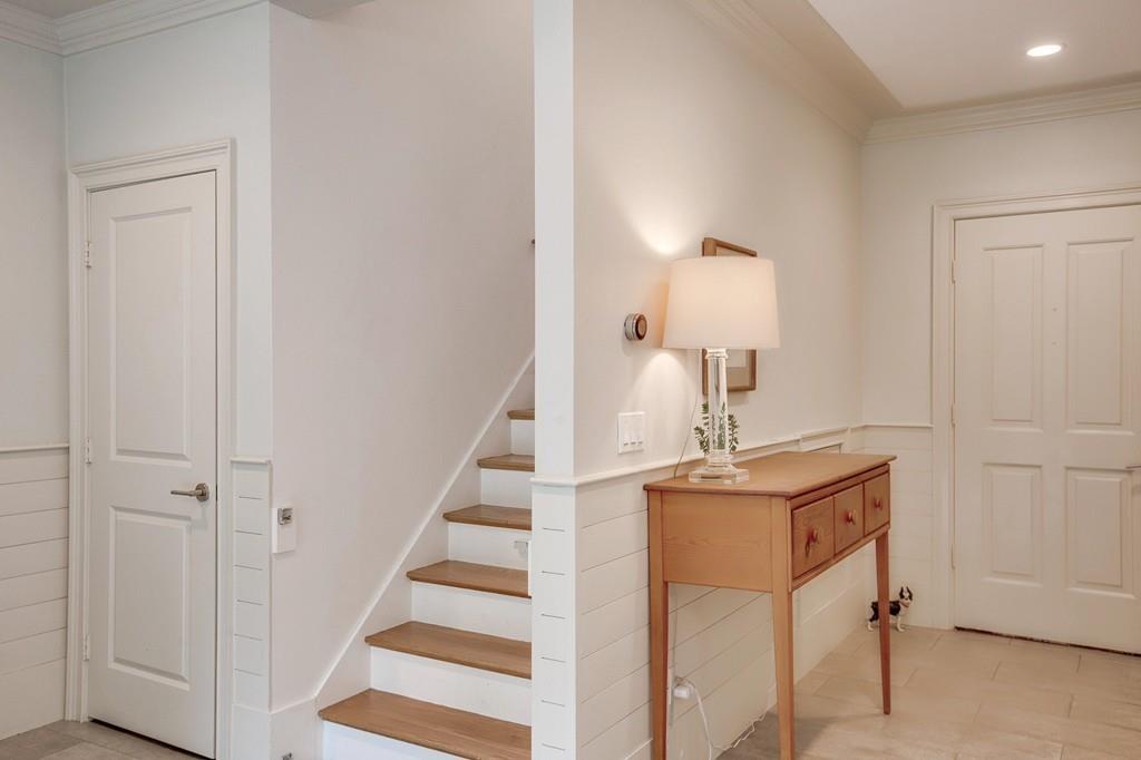 236 Carlisle Road Bedford, MA 01730 - Photo 15 of 29 Gallery Image 15