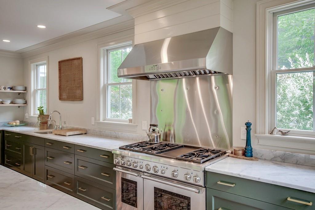 236 Carlisle Road Bedford, MA 01730 - Photo 5 of 29 Gallery Image 5
