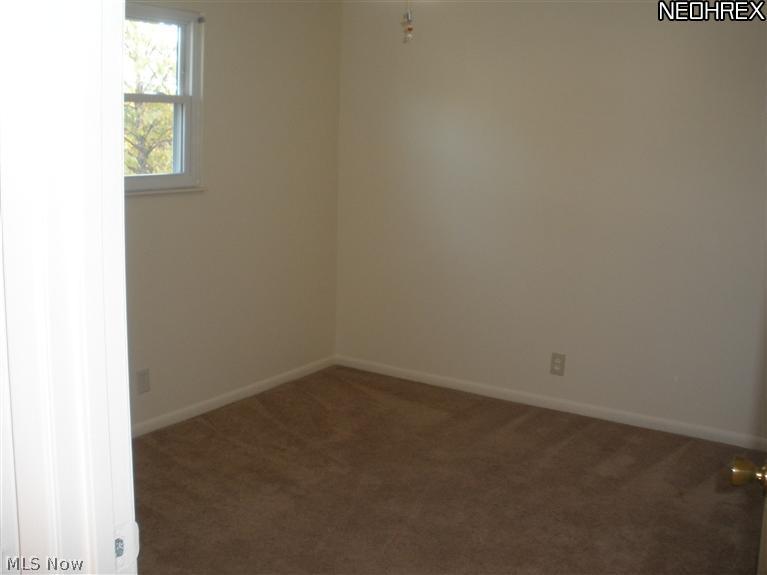 4211 New Road Austintown, OH 44515 - Photo 7 of 11