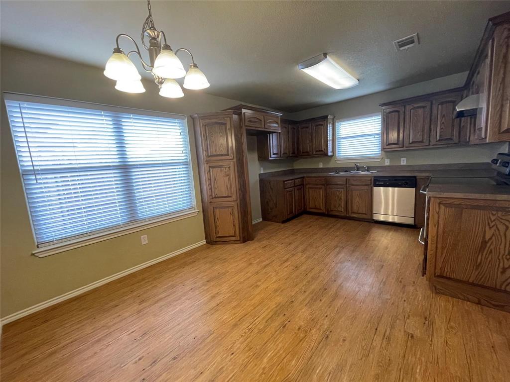 705 Rambling Court Granbury, TX 76049 - Photo 3 of 16