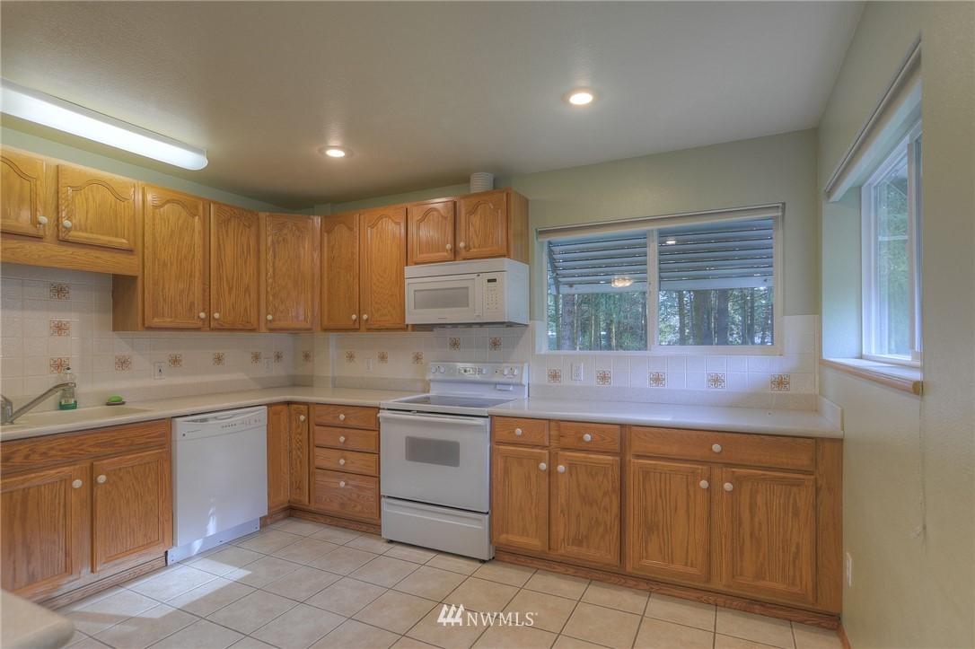 18720 Apricot Street Southwest Rochester, WA 98579 - Photo 10 of 23