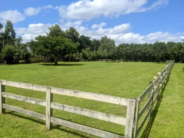 $2,000 | 819 Cindy Cir Lane, Wellington, FL 33414