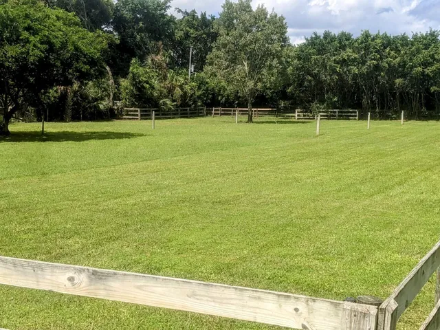 $2,000 | 819 Cindy Cir Lane, Wellington, FL 33414