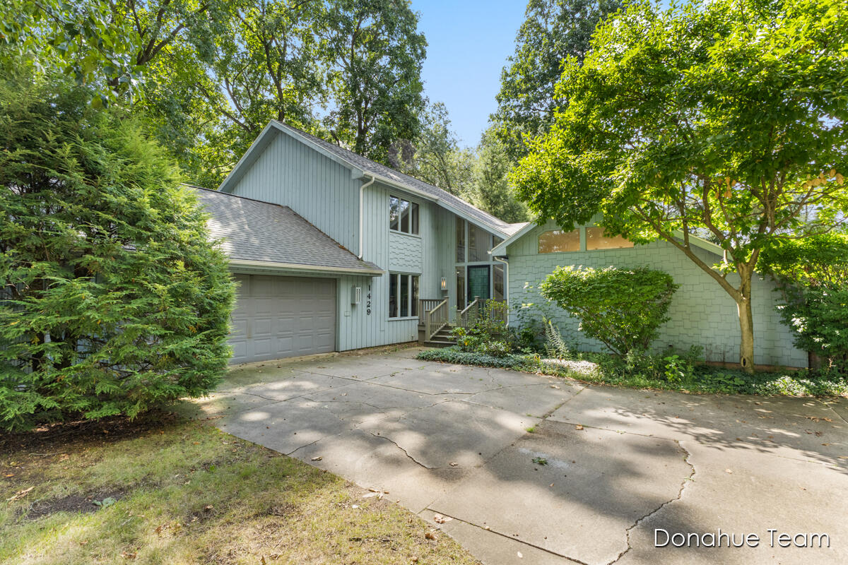 1429 Carlton Road Sturgis, MI 49091 - Photo 1 of 39 IMG_1000 (10)