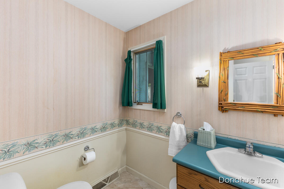 1429 Carlton Road Sturgis, MI 49091 - Photo 17 of 39 IMG_1015 (8)