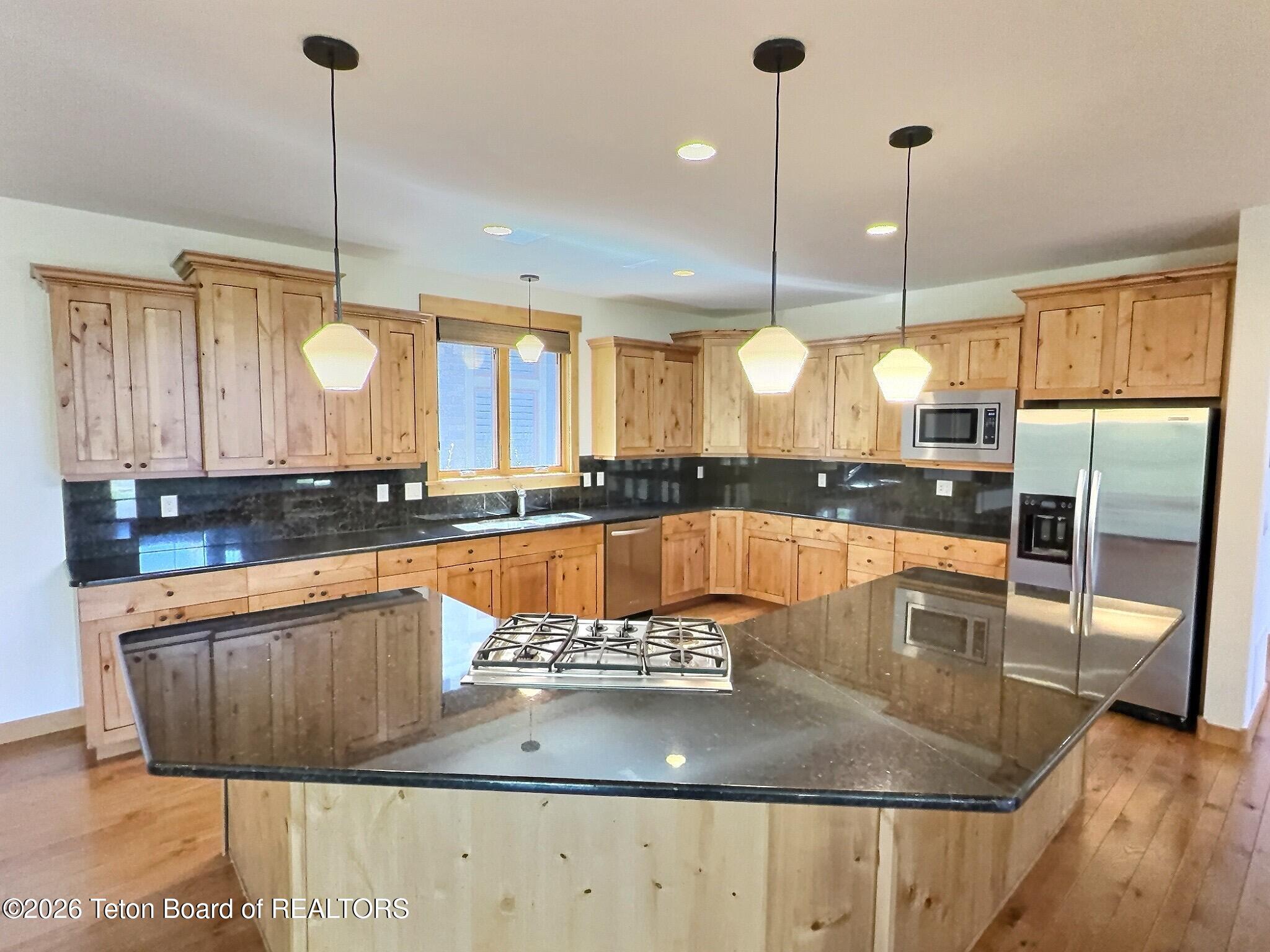 45 Scott Drive Victor, ID 83455 - Photo 9 of 22 Large Island