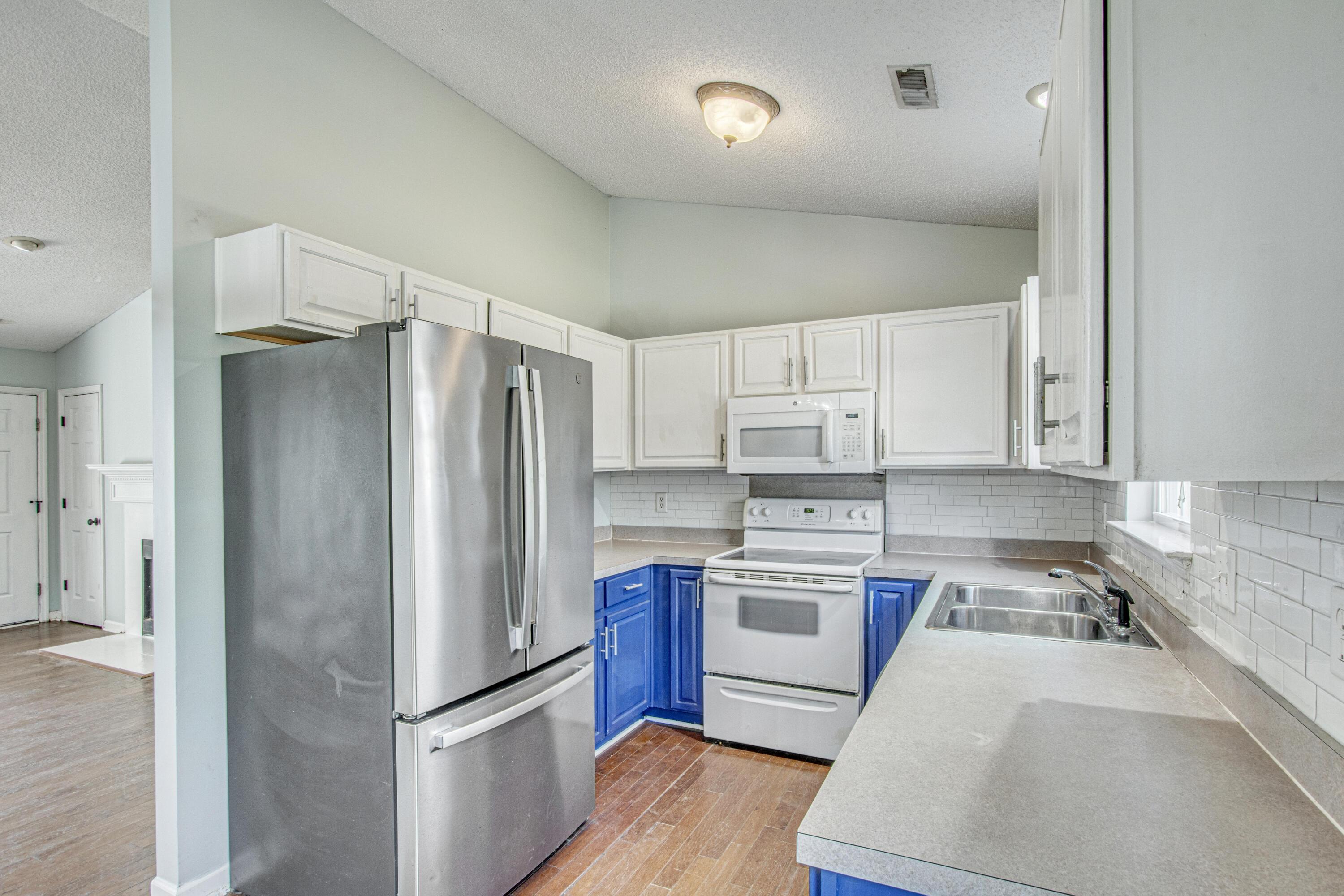 1225 Millbrook Road Summerville, SC 29486 - Photo 10 of 30 18