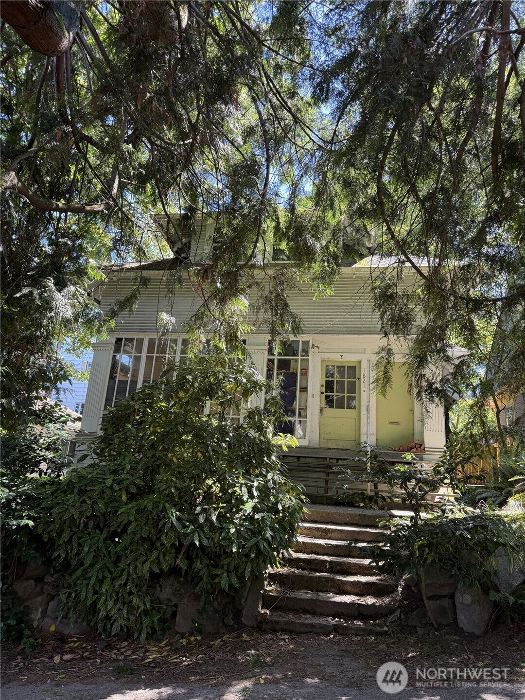 1821 East Howell Street Seattle, WA 98122 - Photo 1 of 2