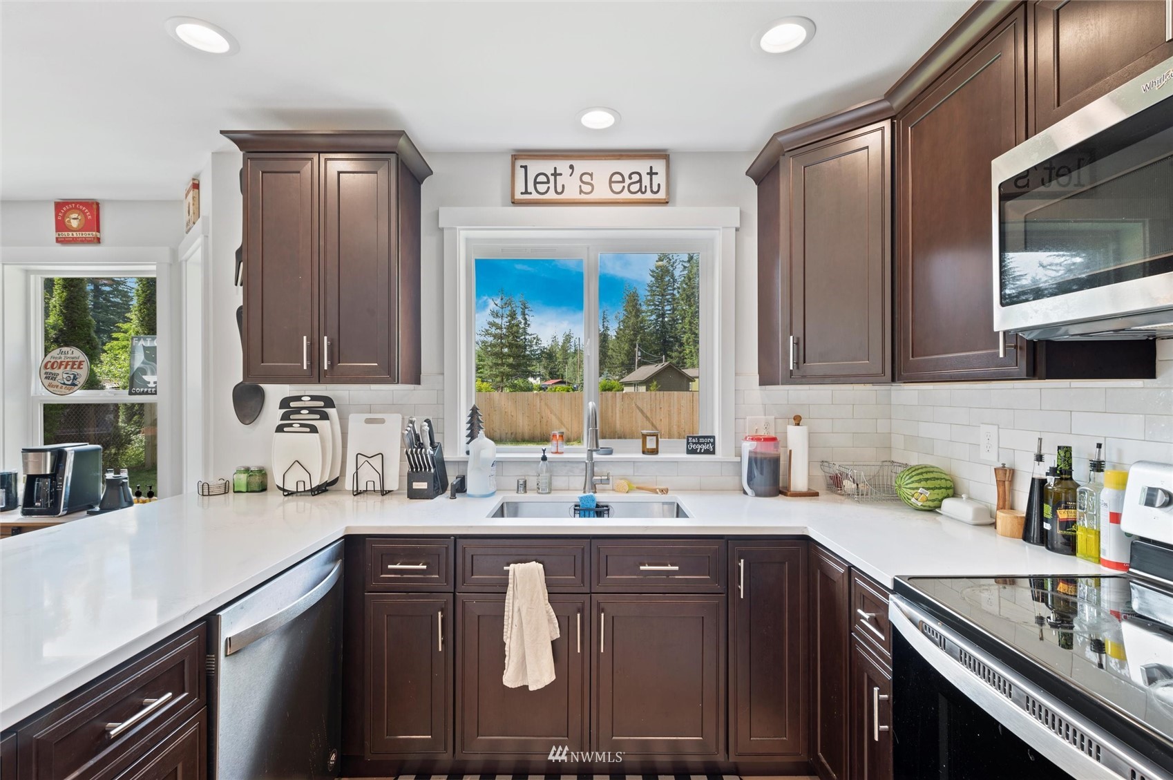 6196 Shamrock Road Maple Falls, WA 98266 - Photo 12 of 35 Gallery Image 12