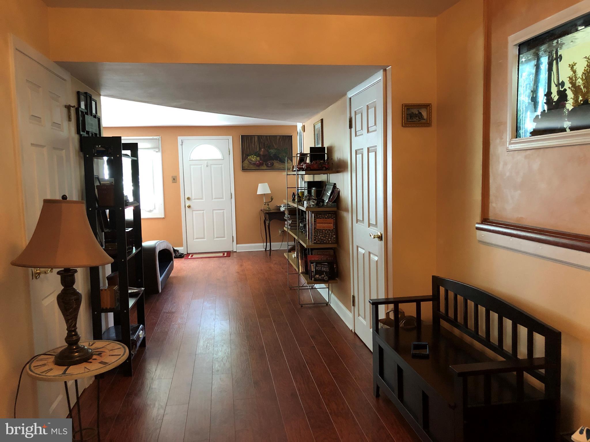 11993 Lockart Road Philadelphia, PA 19116 - Photo 3 of 12 Gallery Image 3