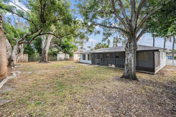 $2,400 | 6472 113th Street, Seminole, FL 33772