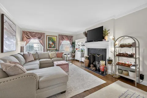 $515,000 | 360 Stewart Avenue, Unit 2B, Garden City, NY 11530