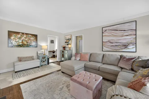 $515,000 | 360 Stewart Avenue, Unit 2B, Garden City, NY 11530