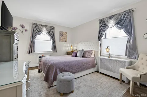 $515,000 | 360 Stewart Avenue, Unit 2B, Garden City, NY 11530