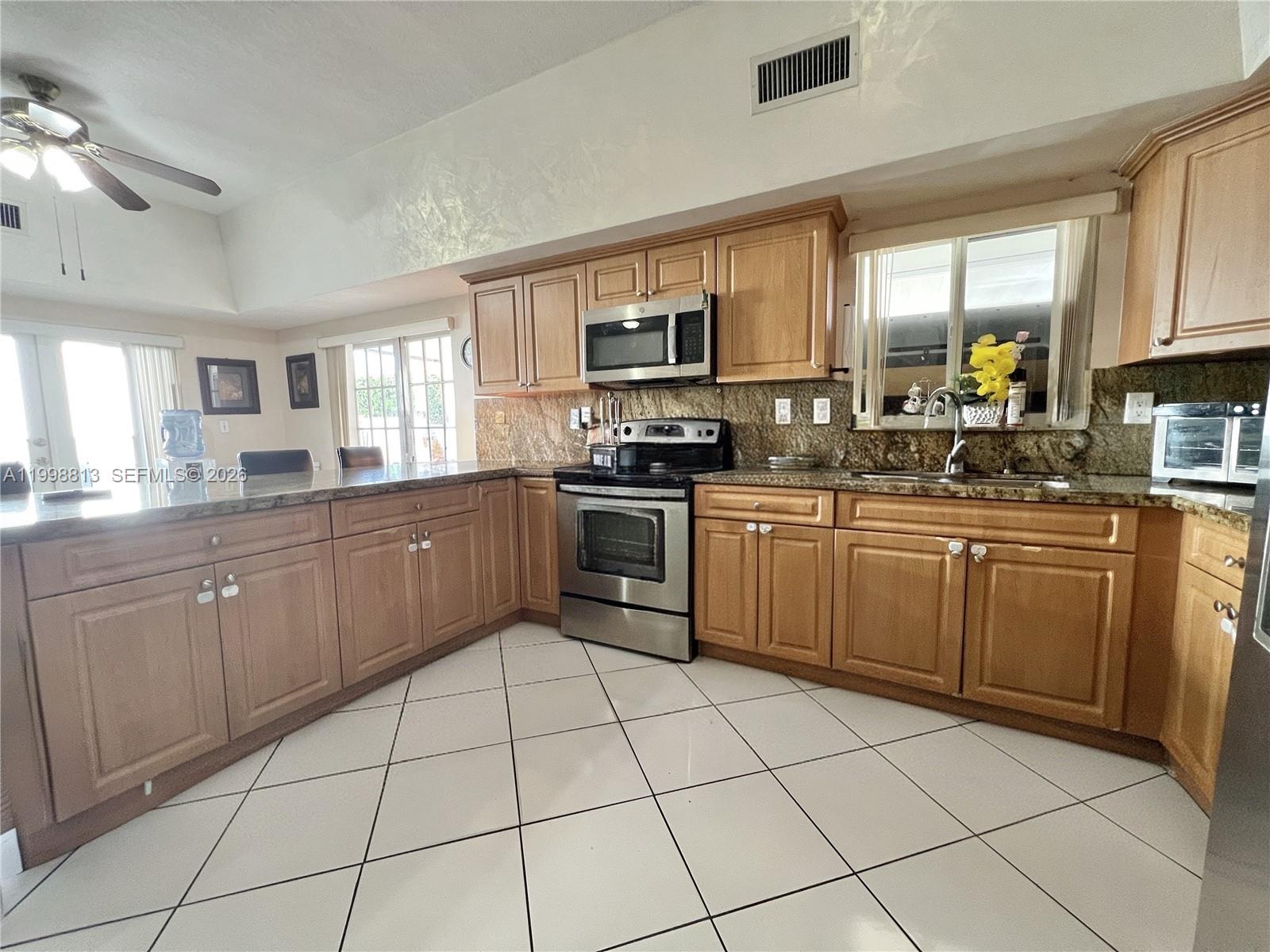 10140 Southwest 26th Terrace Miami, FL 33165 - Photo 11 of 70