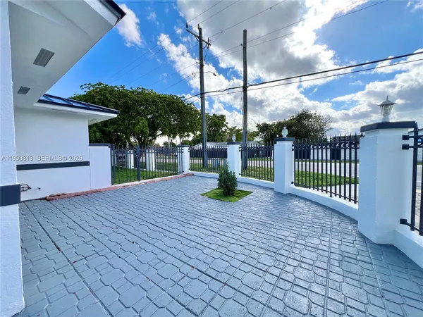 $1,100,000 | 10140 Southwest 26th Terrace, Miami, FL 33165