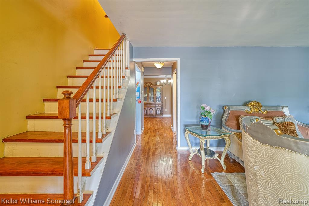24035 Greenhill Road Warren, MI 48091 - Photo 8 of 26