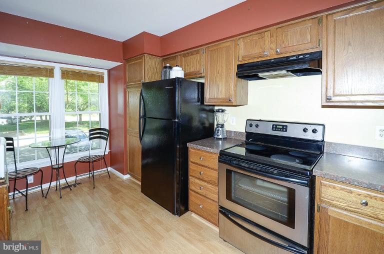 8550 Springfield Oaks Drive Springfield, VA 22153 - Photo 6 of 16 Kitchen