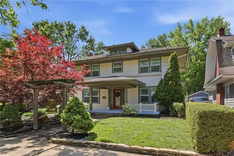 $500,000 | 203 West 66th Terrace, Kansas City, MO 64113