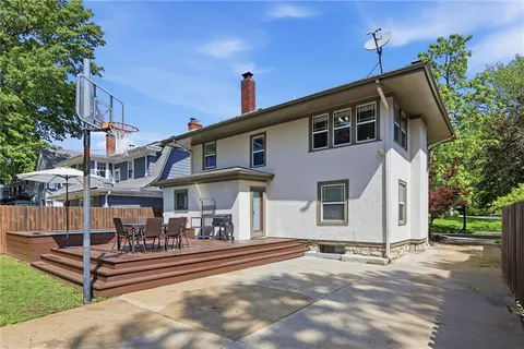 $500,000 | 203 West 66th Terrace, Kansas City, MO 64113