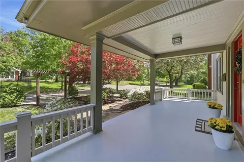 $500,000 | 203 West 66th Terrace, Kansas City, MO 64113