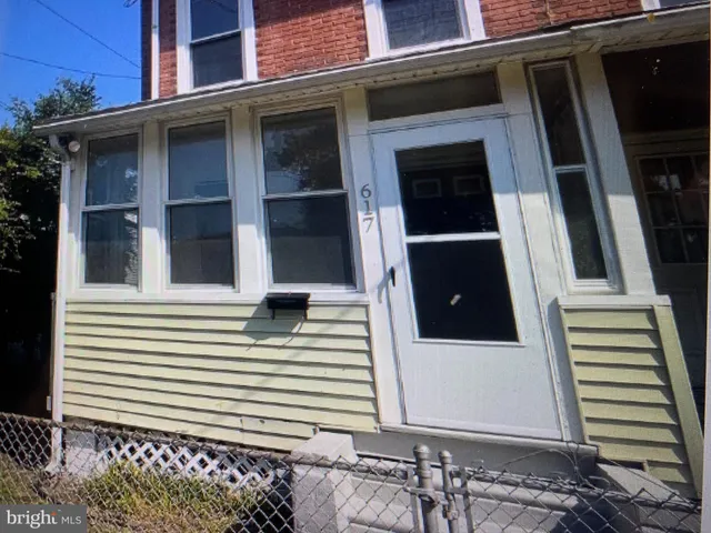 $2,300 | 617 3rd Street, Beverly, NJ 08010